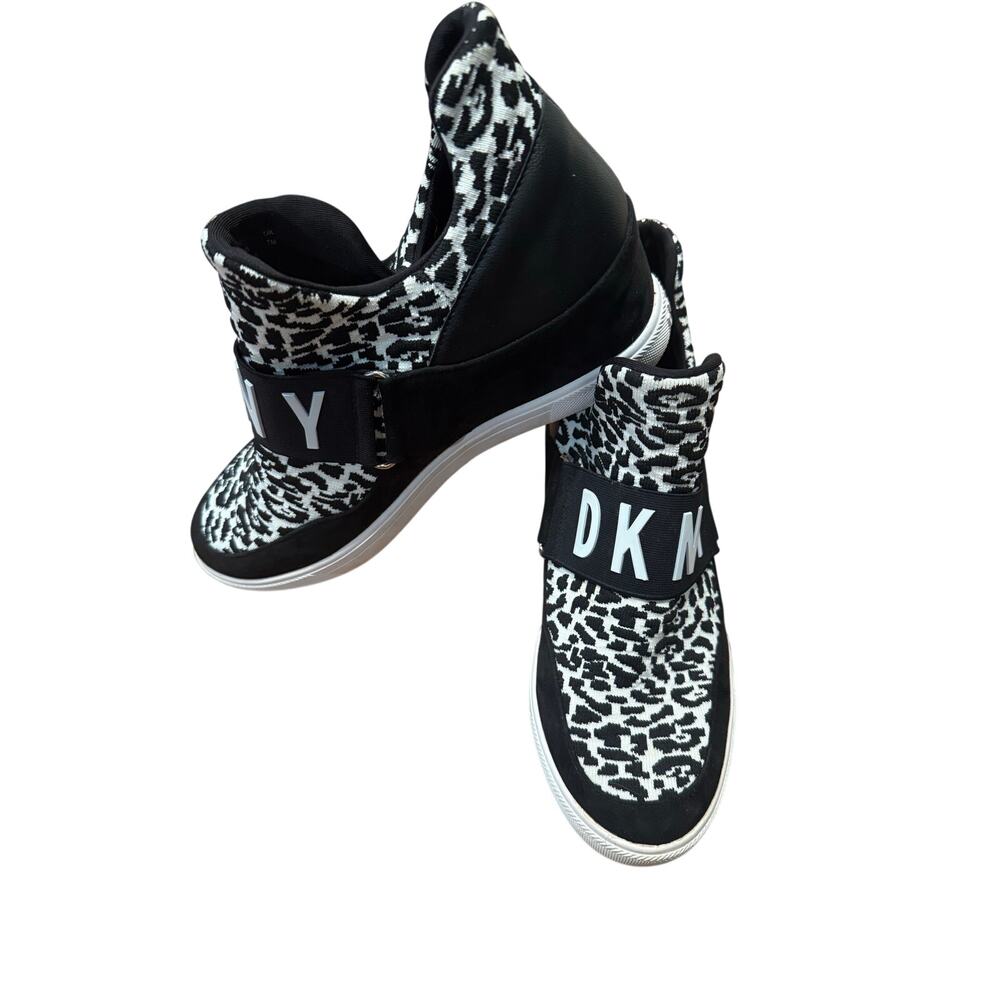 DKNY Wedge Sneakers Women’s Black White Logo Strap Slip-On Size 9.5 Casual